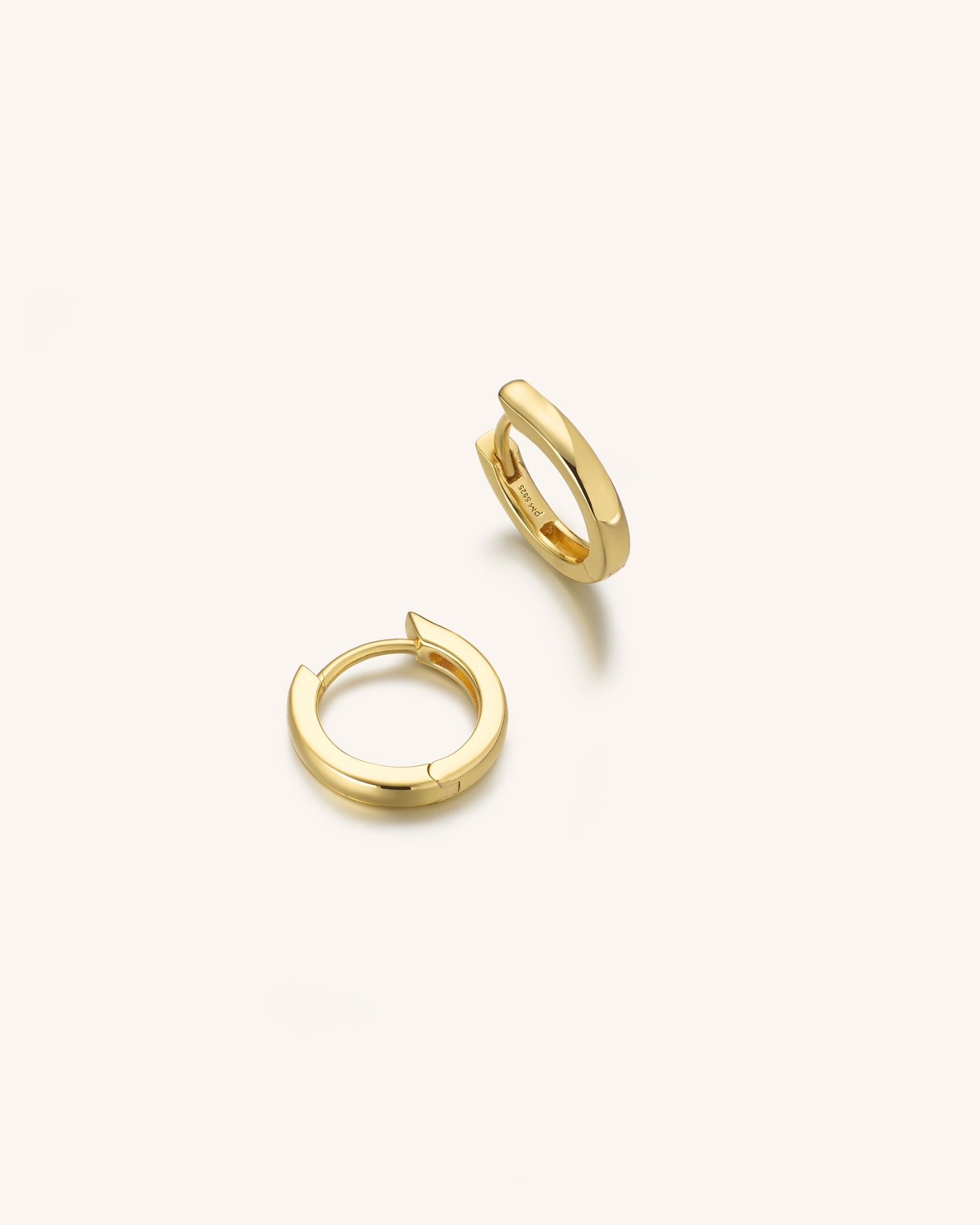 Gold Forme Huggie Hoops