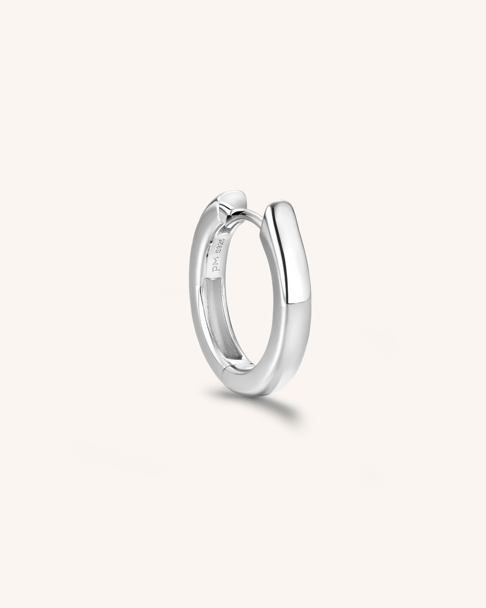 Medium Forme Huggie Hoop for Men