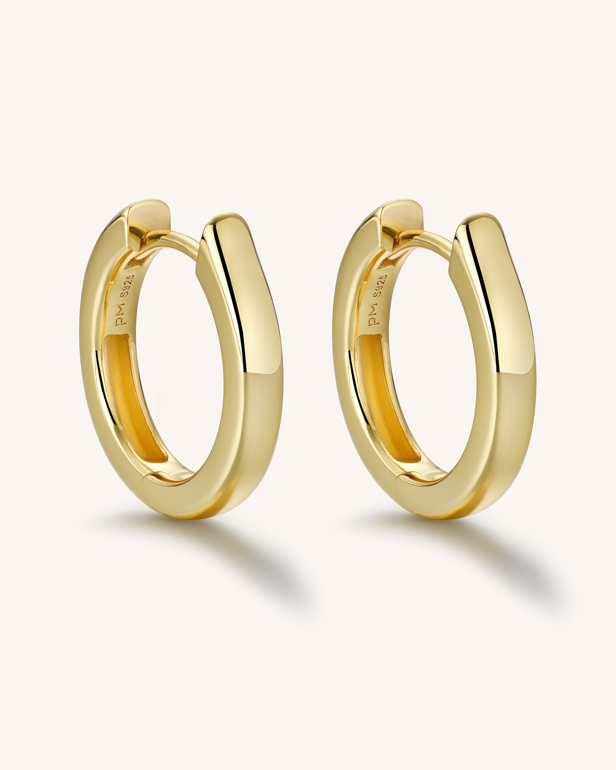 Gold Medium Forme Huggie Hoops for All