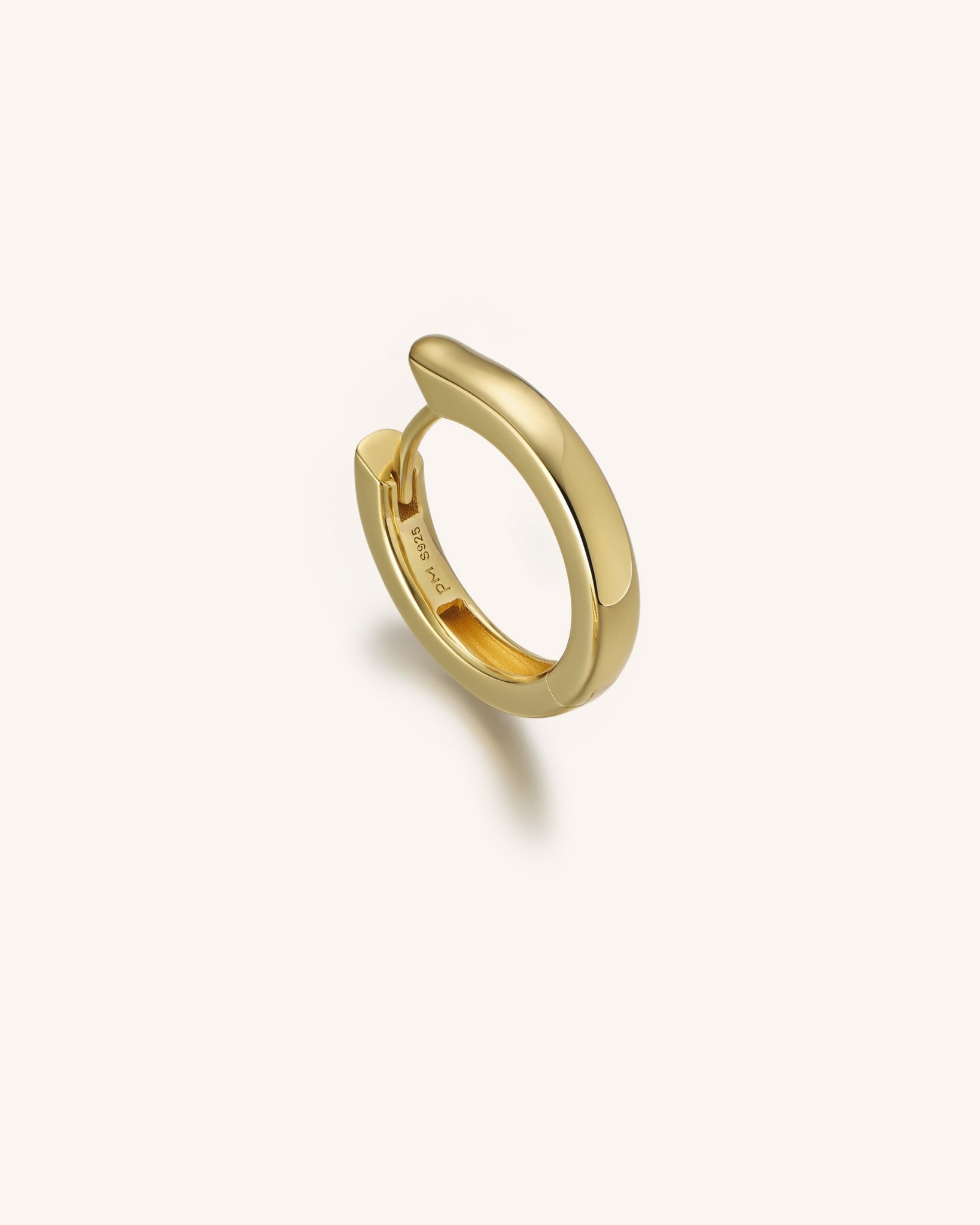 Medium Forme Huggie Hoop for Men