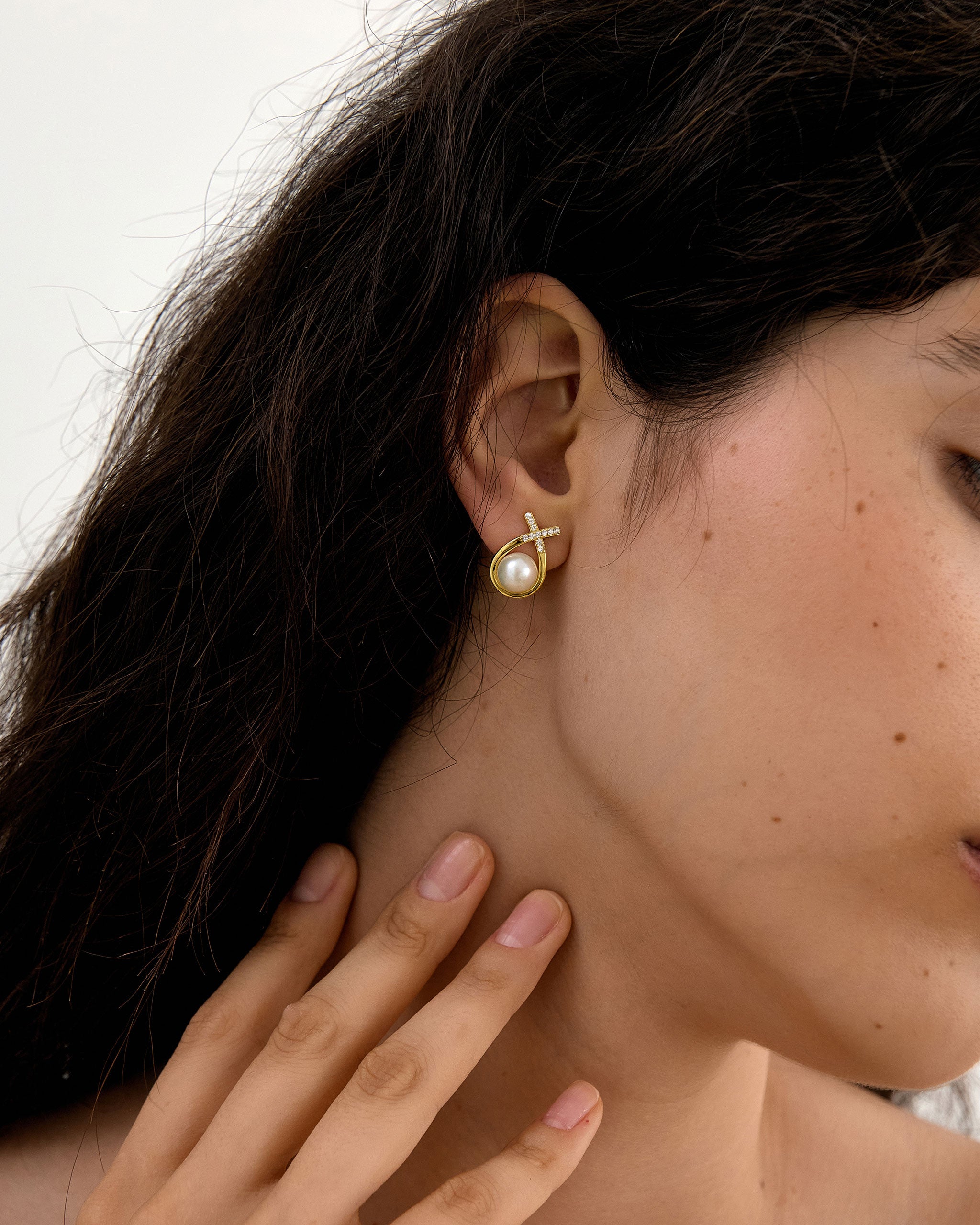 Pearl Ribbon Earrings