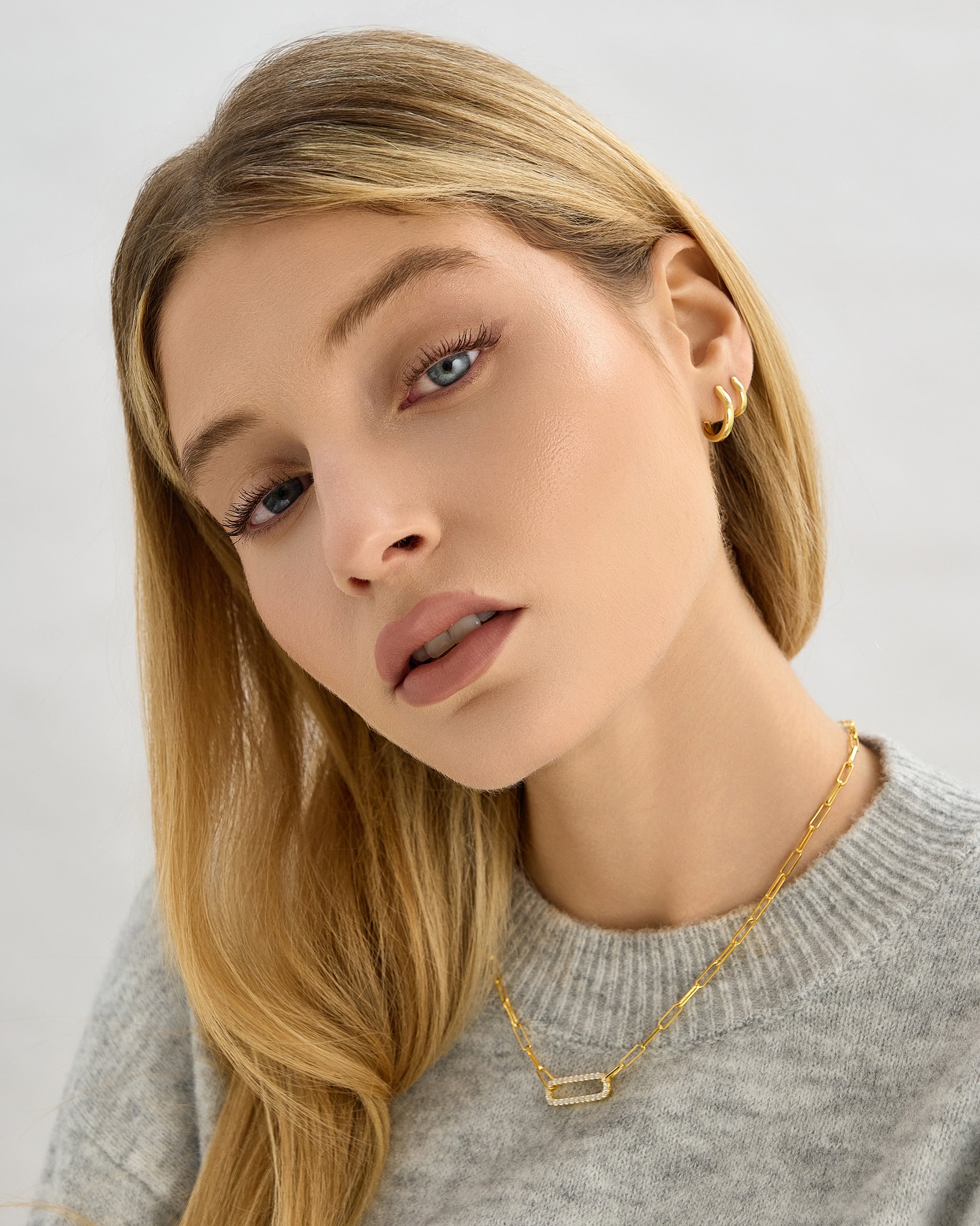 Gold Stackable Medium Forme Huggie Hoops for All