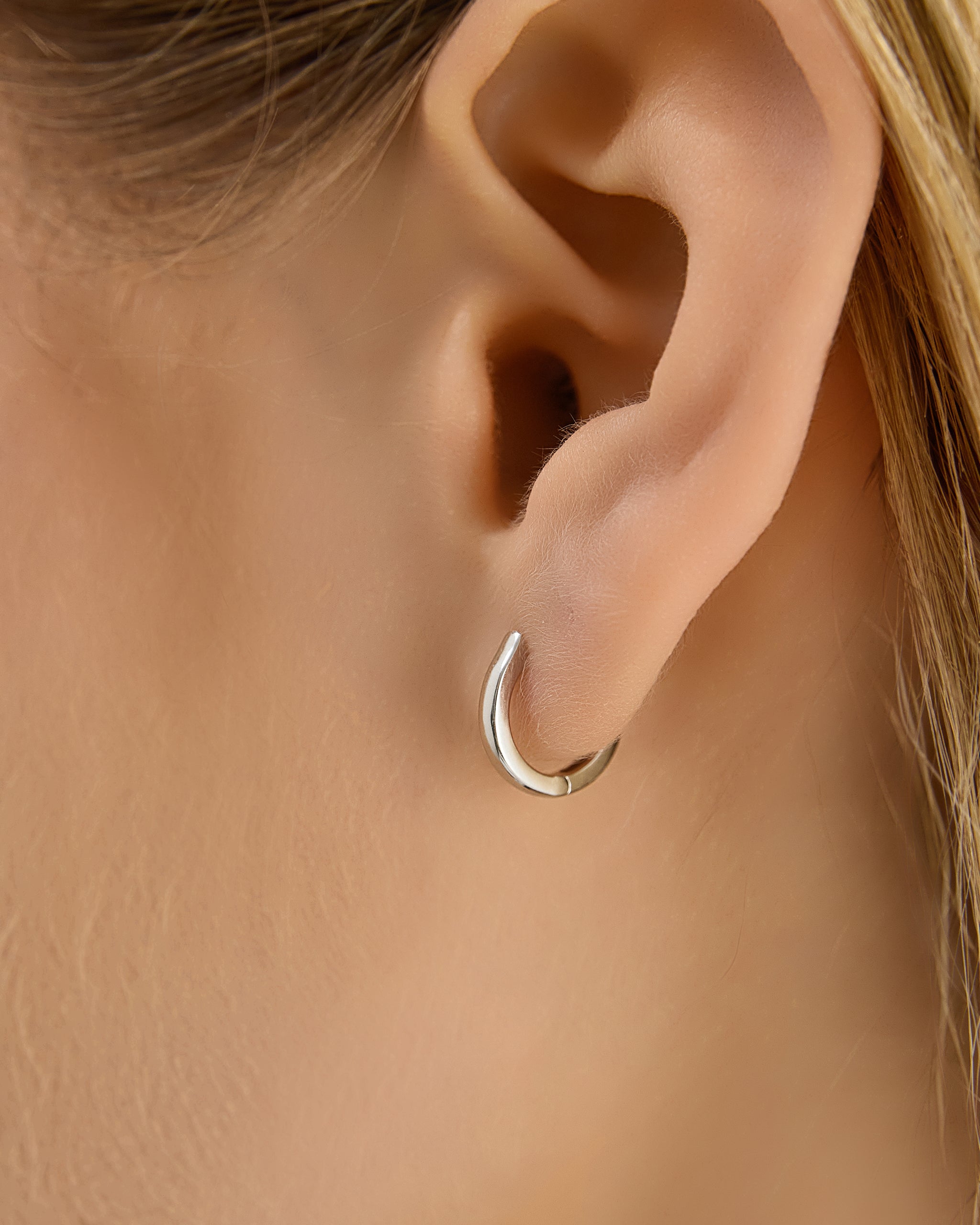 Silver Forme Huggie Hoops
