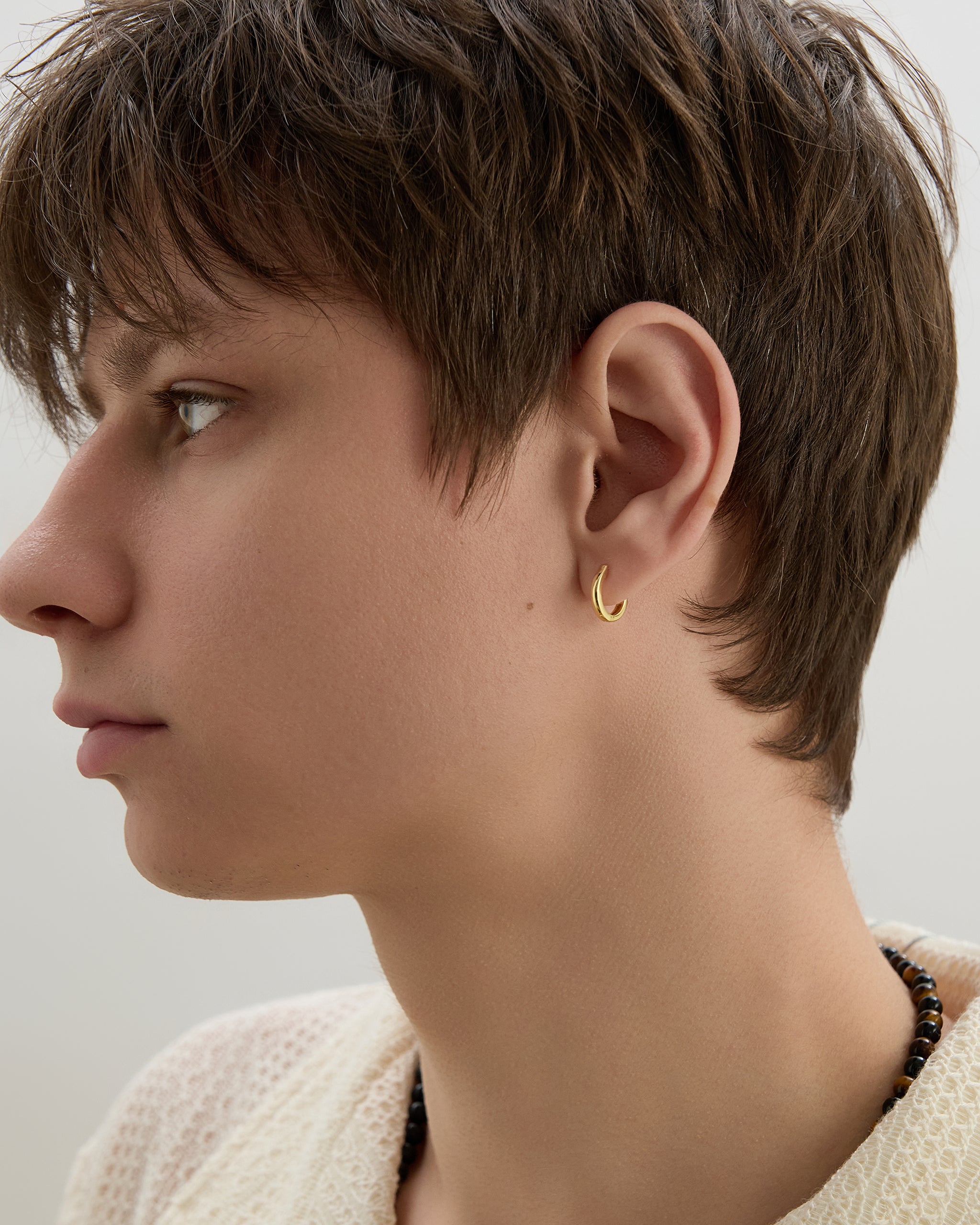 Men's Gold Forme Huggie Hoop