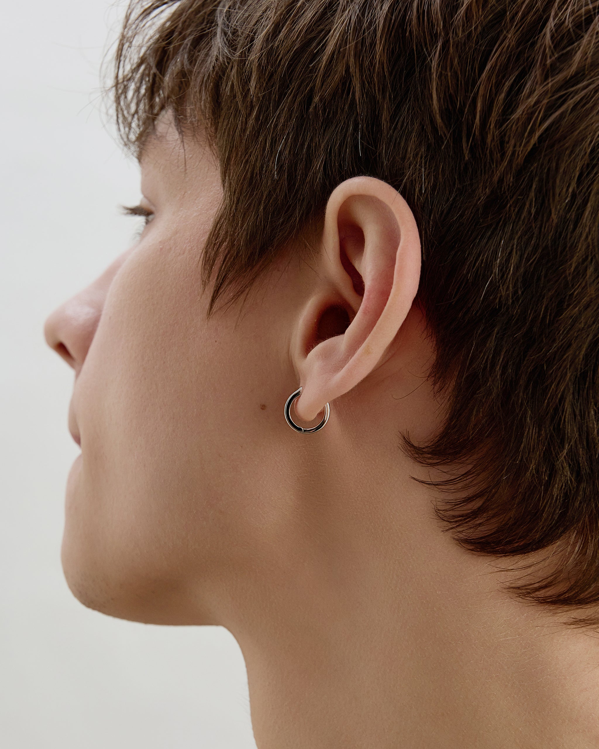 Medium Forme Huggie Hoop for Men