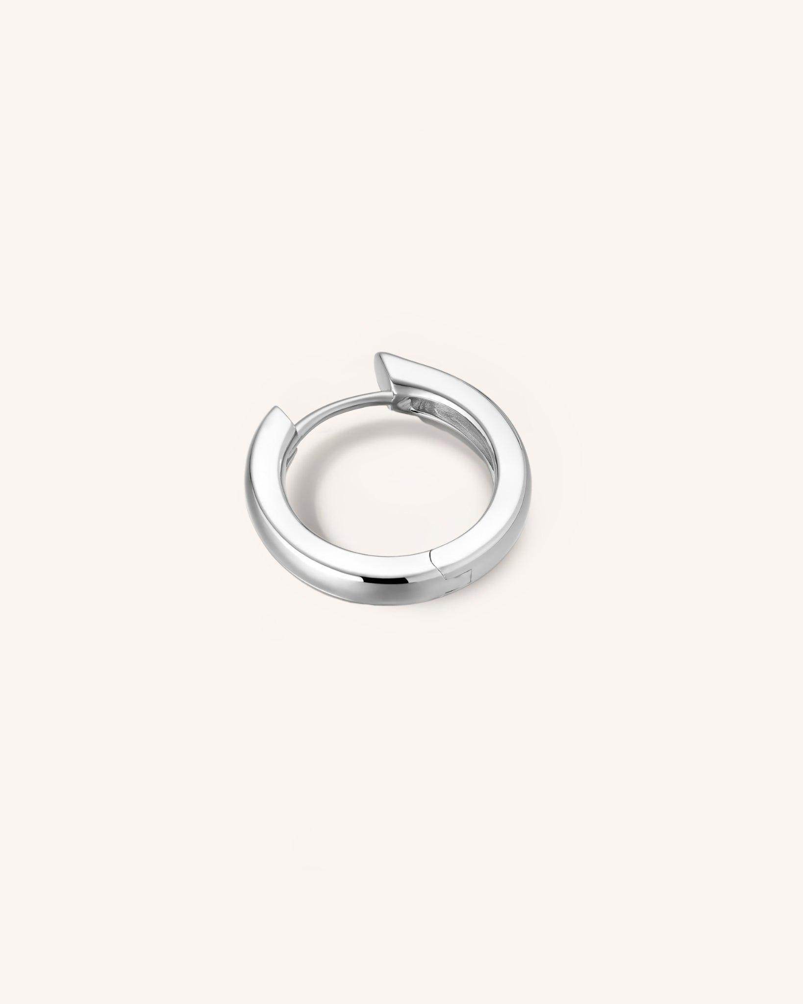 Medium Forme Huggie Hoop for Men