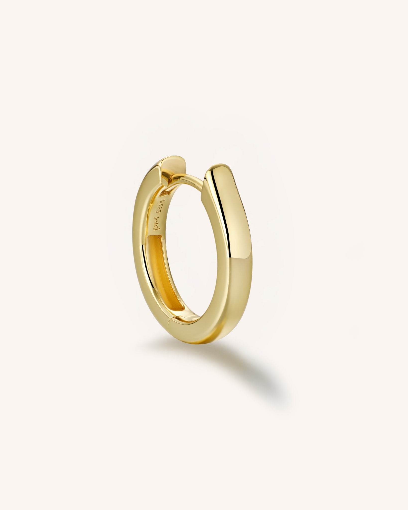 Medium Forme Huggie Hoop for Men