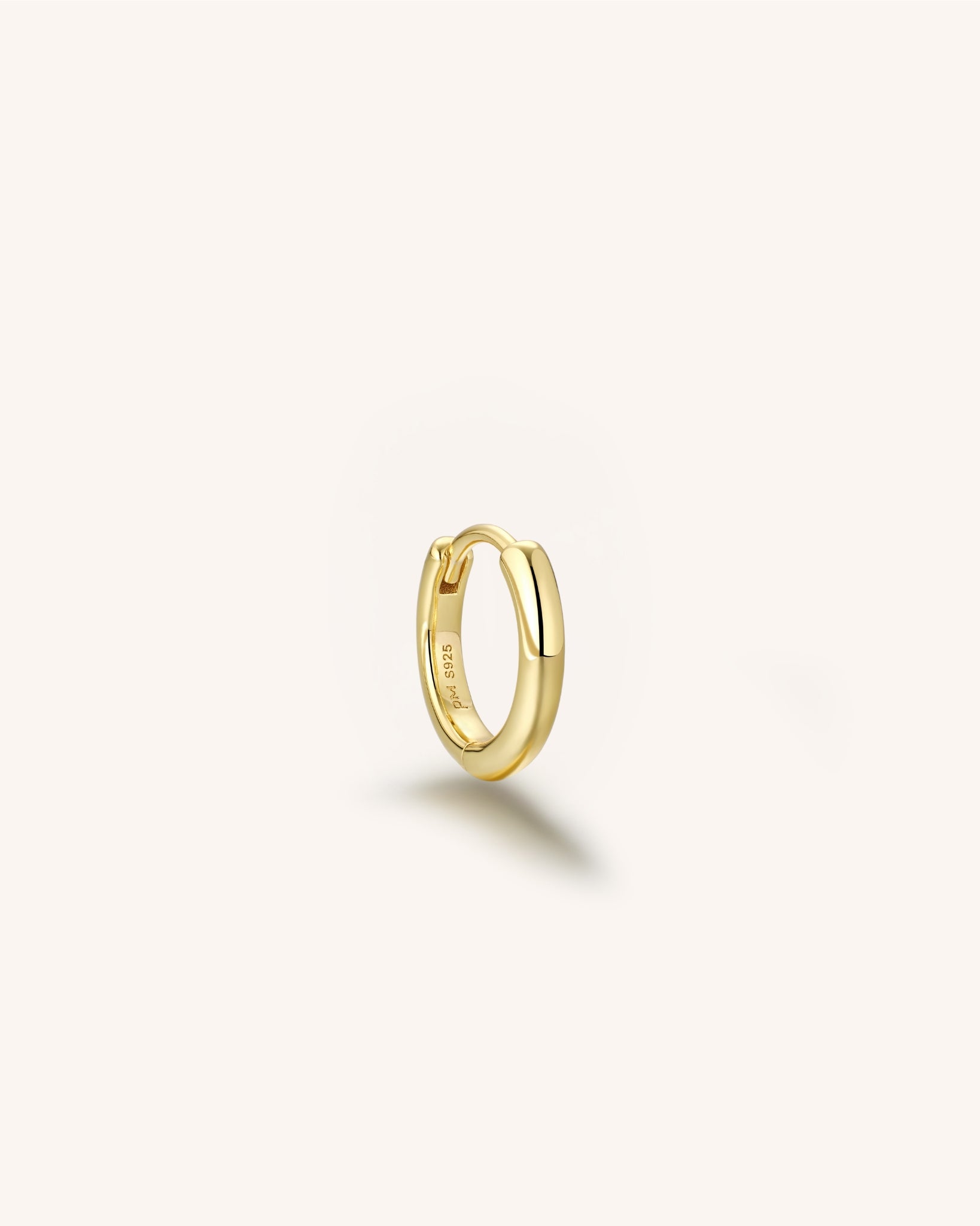 Essential Mini Huggie Hoop for Men