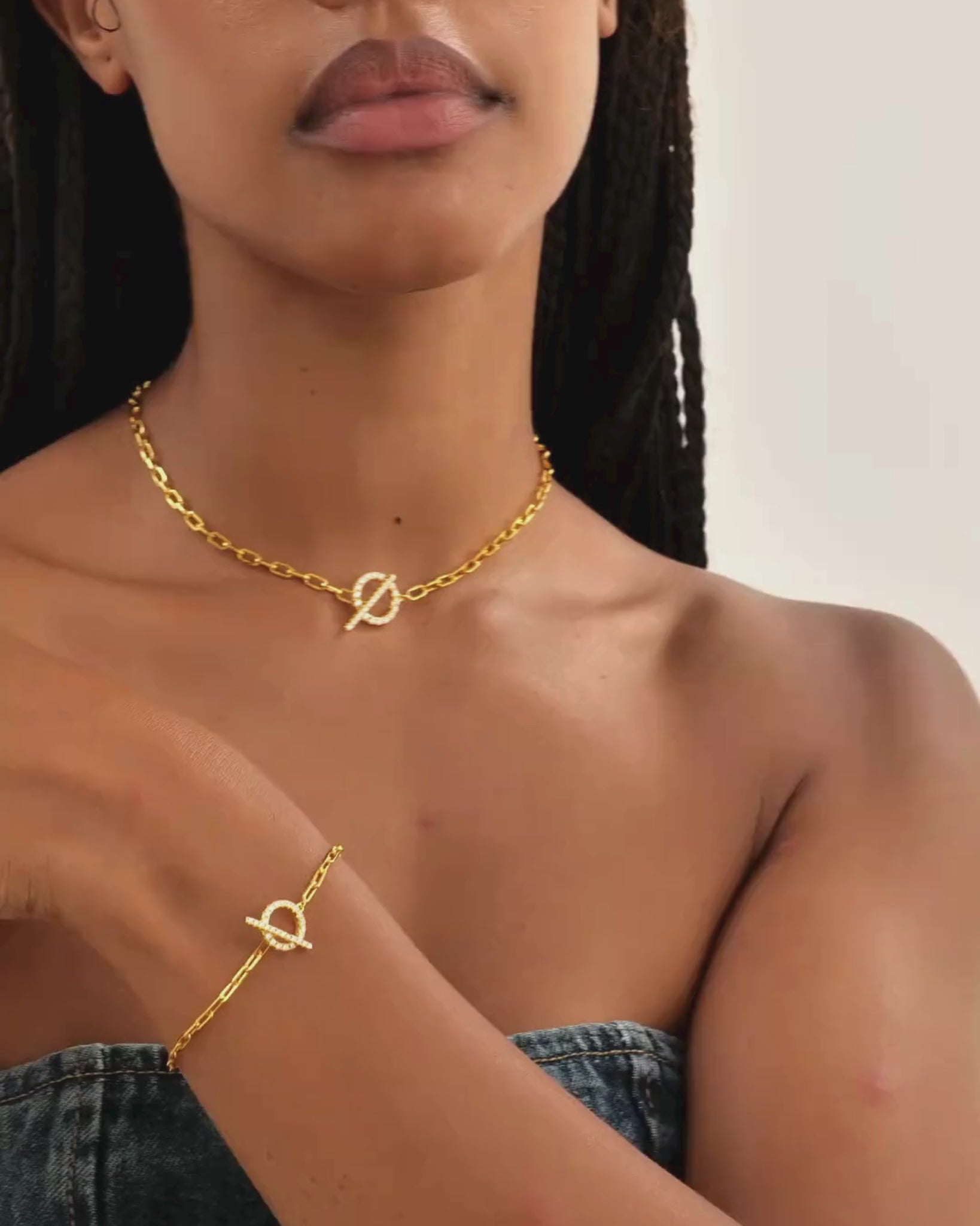 Gold OI Lock Bracelet for Women